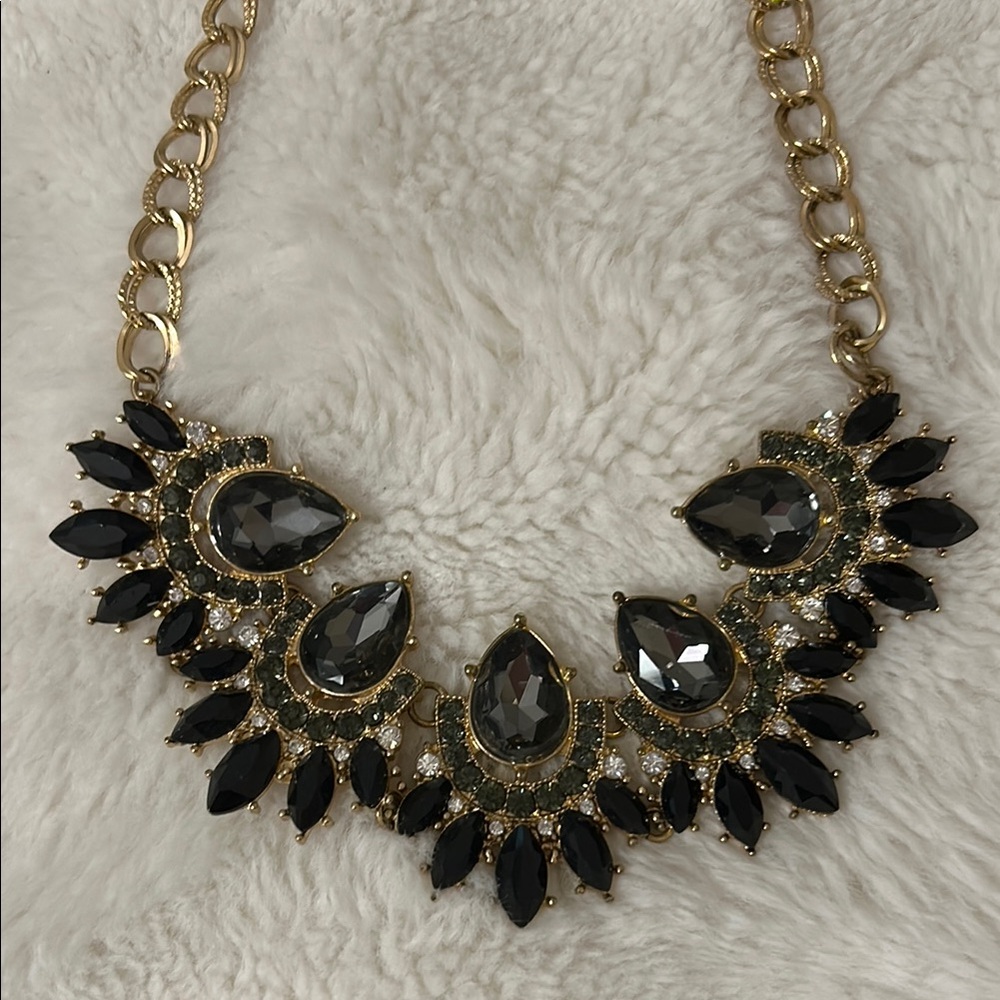 Elegant Gold and Black Statement Necklace